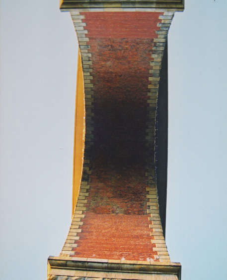 <h2>UNDERSIDE OF VIADUCT</h2><p class='caption'>Copyright Andrew Vickers</p>